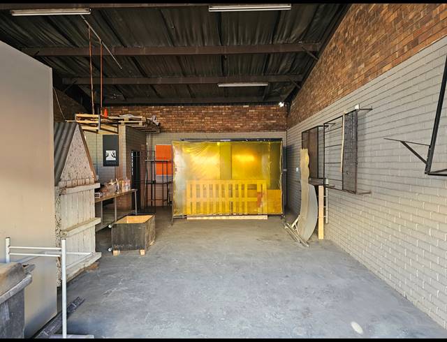 100M² WAREHOUSE TO LET IN ALRODE SOUTH